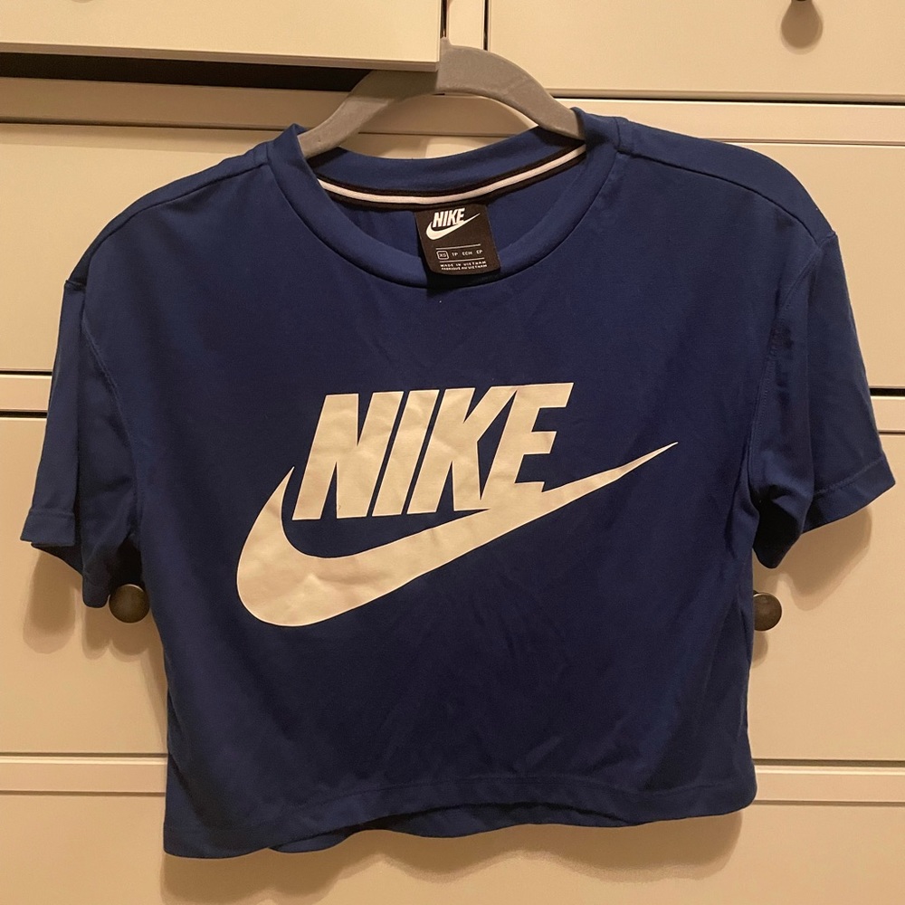XS cropped Nike T-shirt